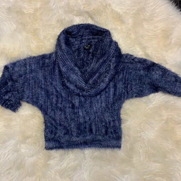 BEBE - Picture 2 of 7